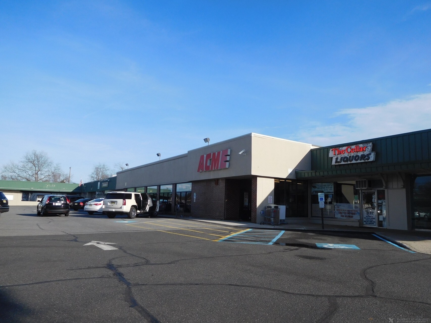 560 River Rd, Fair Haven, NJ 07704