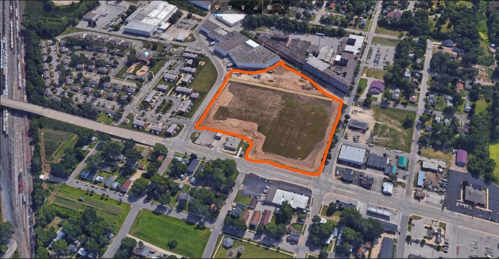 1325 Saint Andrew St, La Crosse, WI for sale - Building Photo - Image 1 of 1