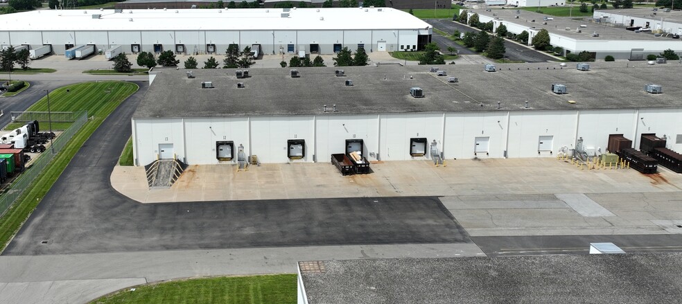 9407-9415 Meridian Way, West Chester, OH for lease - Building Photo - Image 3 of 3