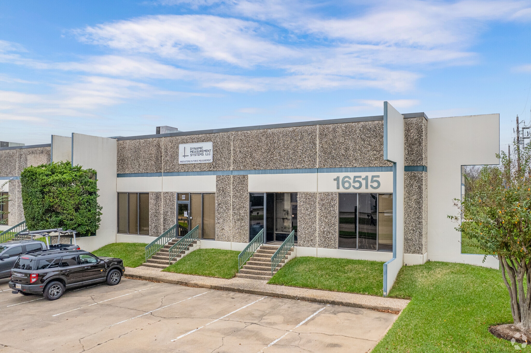 16515 Hedgecroft Dr, Houston, TX for lease Primary Photo- Image 1 of 7