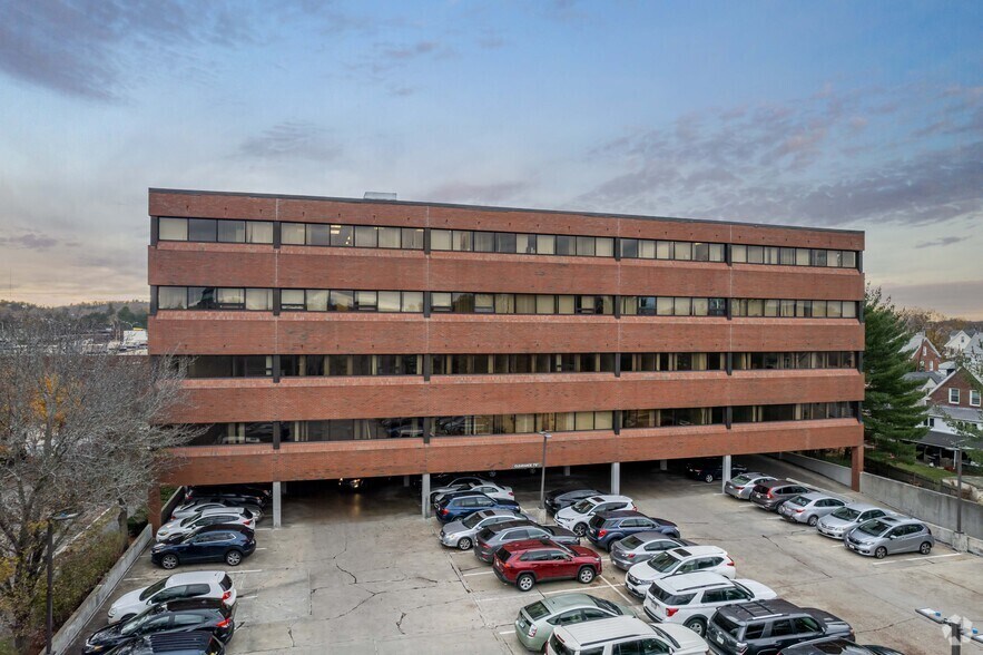 29 Crafts St, Newton, MA 02458 Chatham Center