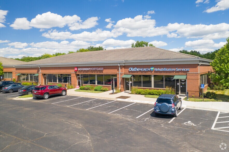 13641 S Mur-Len Rd, Olathe, KS for sale - Primary Photo - Image 1 of 1