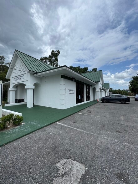 1539 Parental Home Rd, Jacksonville, FL for lease - Building Photo - Image 1 of 19