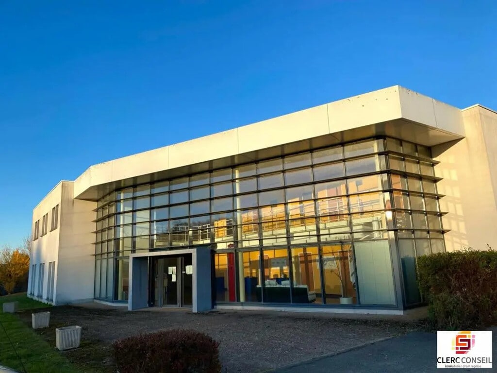 Vente Local d'activités 4 447 m² - Photo 1