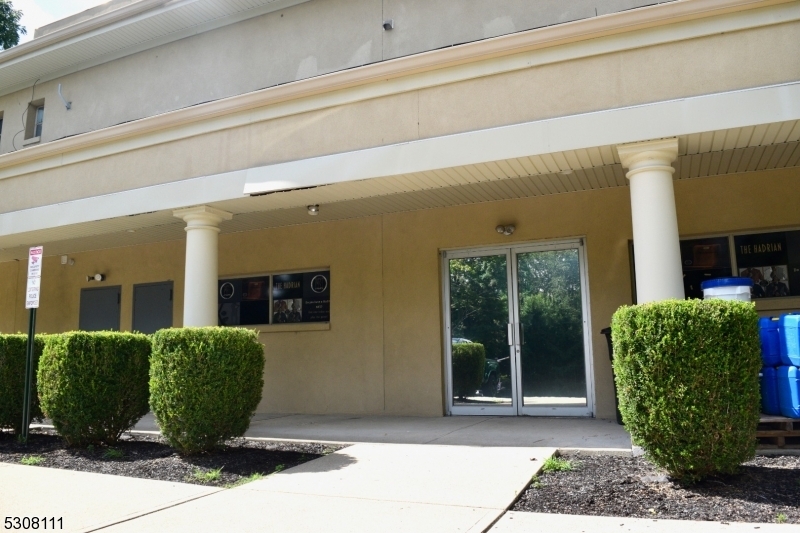 389 Dover Chester Rd, Randolph, NJ for lease Building Photo- Image 1 of 8