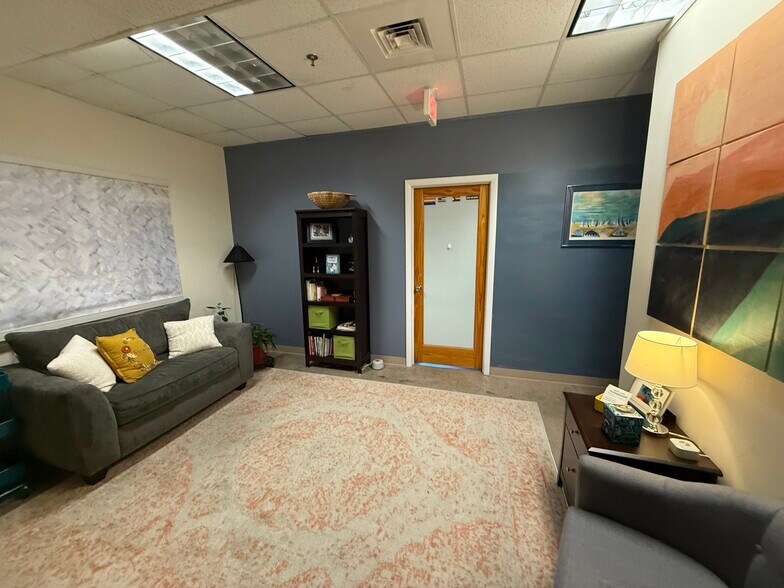 605 W Main St, Carrboro, NC for sale - Building Photo - Image 2 of 7