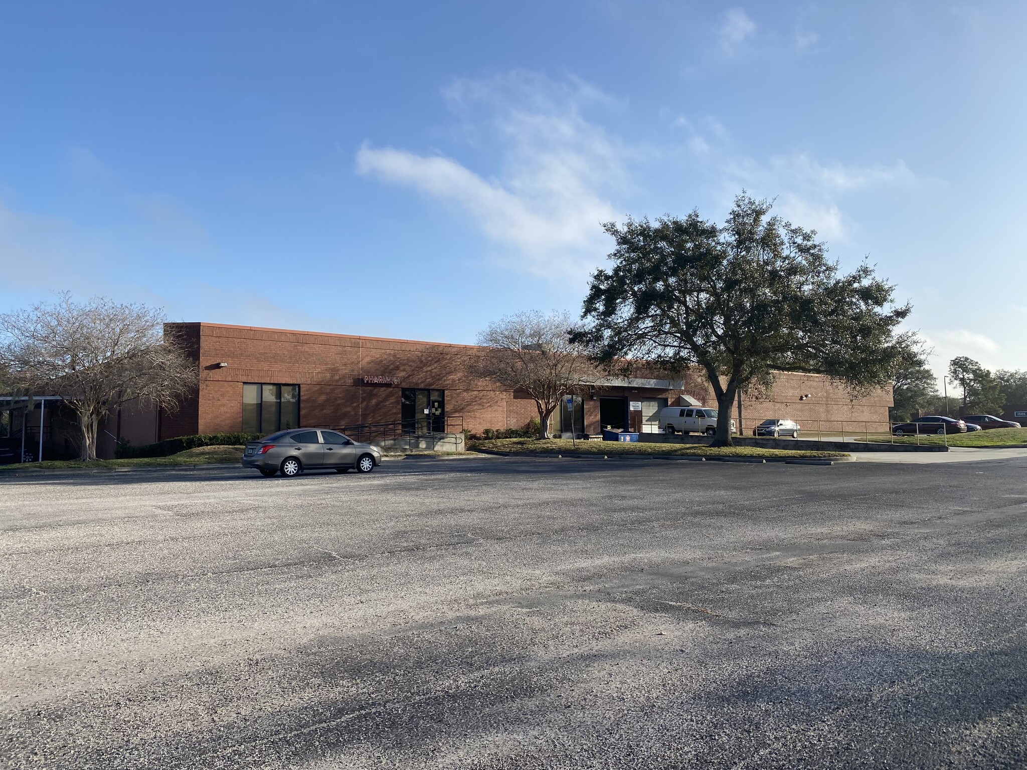 5908 Breckenridge Pky, Tampa, FL for lease Building Photo- Image 1 of 4