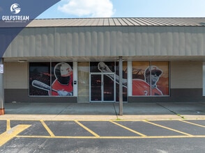 650-712 Eastern Blvd, Clarksville, IN for lease Building Photo- Image 2 of 2