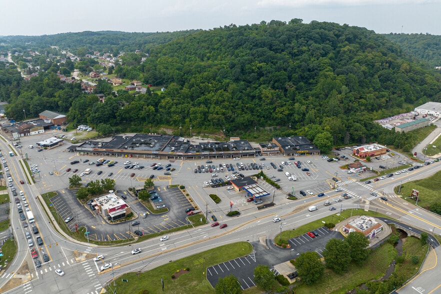 1985 Lincoln Way, White Oak, PA for sale - Building Photo - Image 1 of 11