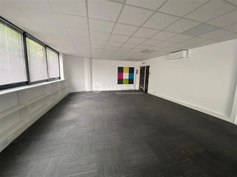 Office in Lognes for lease - Interior Photo - Image 3 of 10