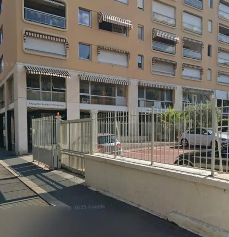 Retail in Nice for sale Building Photo- Image 1 of 5