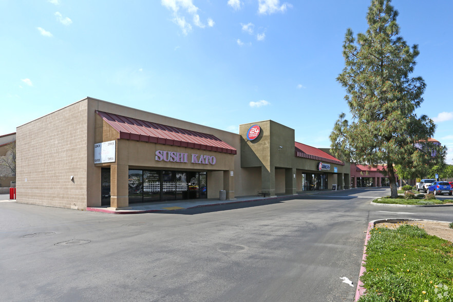 3631-3745 Rosedale Hwy, Bakersfield, CA for lease - Building Photo - Image 1 of 5