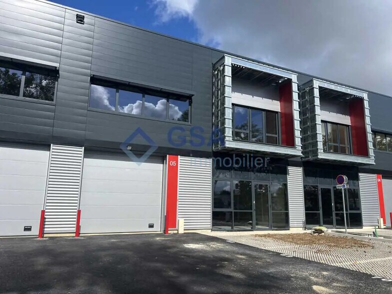 Flex in Bondoufle for lease - Building Photo - Image 1 of 5