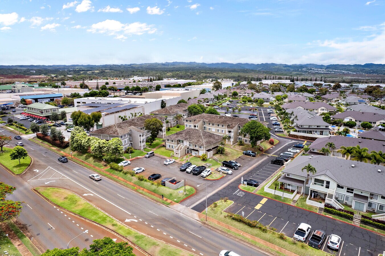 941121 Ka Uka Blvd, Waipahu, HI 96797