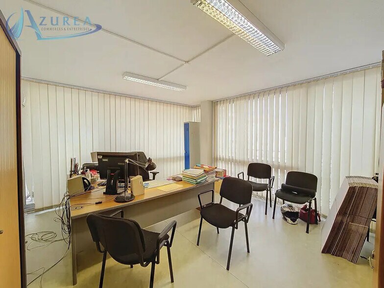 Office in Nice for lease - Interior Photo - Image 2 of 12
