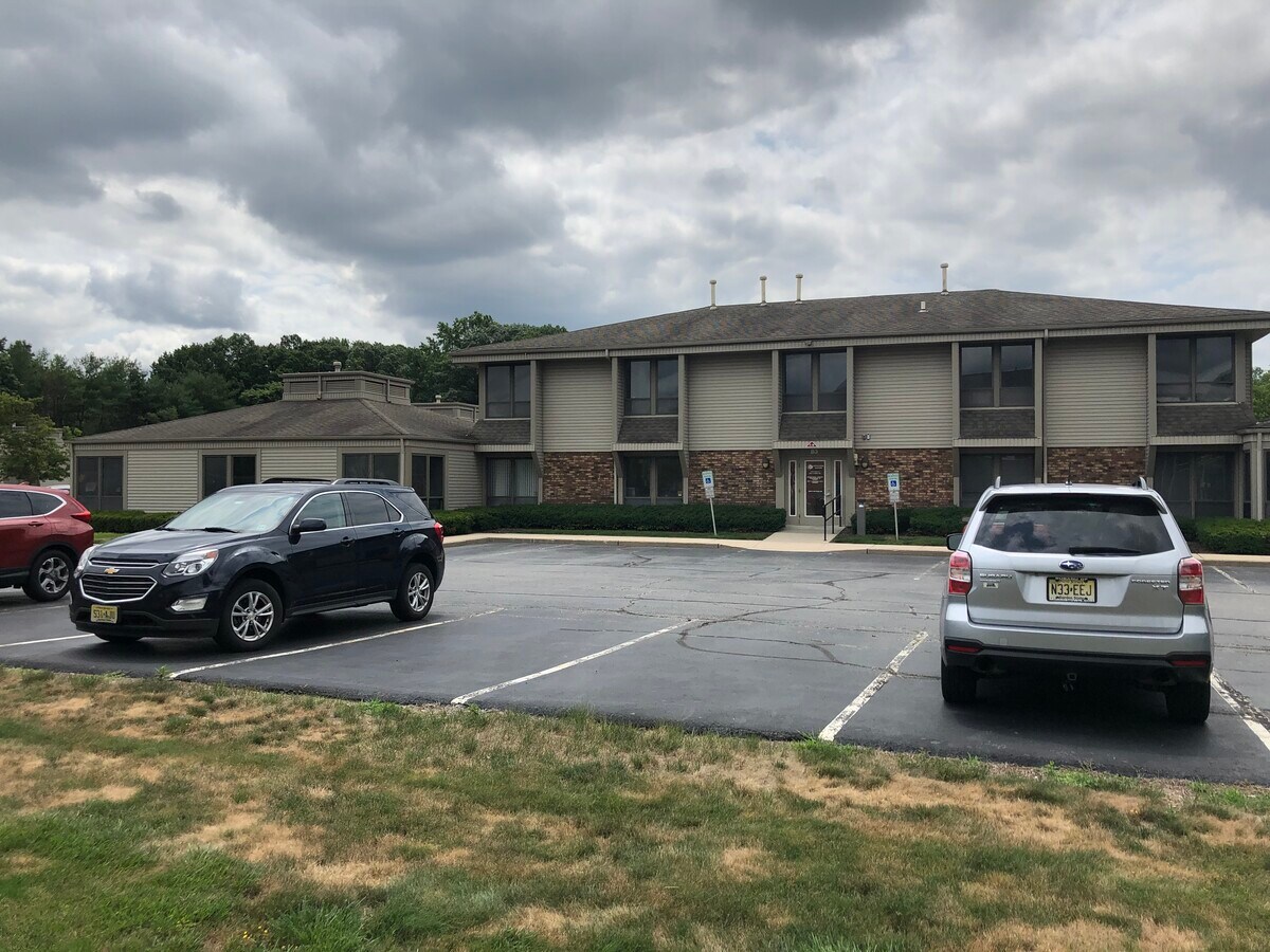 170 Changebridge Rd, Montville, NJ 07045