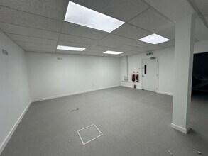 109 Eastham Village Rd, Wirral for lease Interior Photo- Image 2 of 8