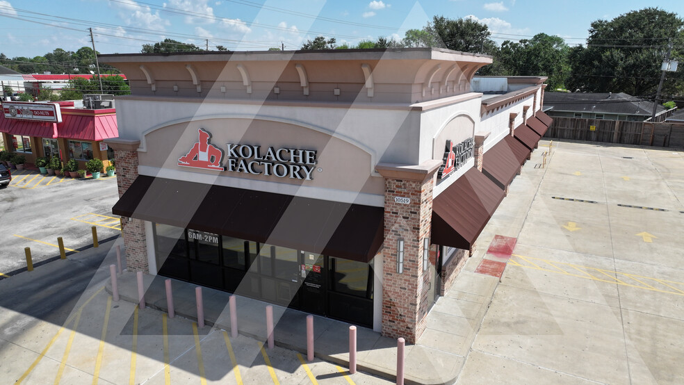 10519 Post Oak Rd, Houston, TX for lease - Building Photo - Image 1 of 7