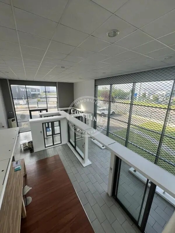 Flex in Plaisance-du-Touch for lease Interior Photo- Image 1 of 6