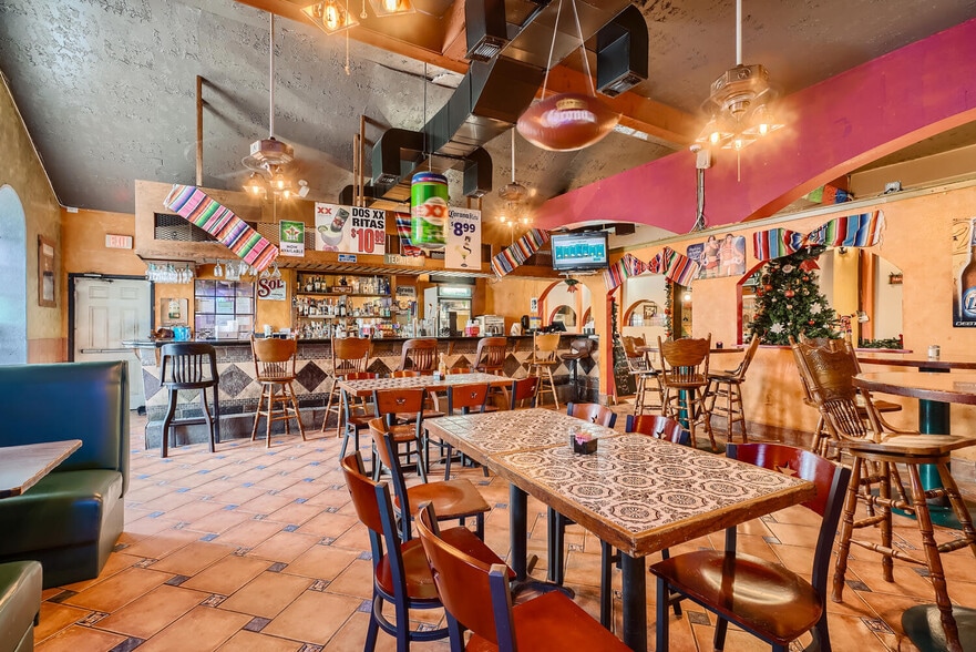 9602 Spencer Hwy, La Porte, TX for sale - Interior Photo - Image 2 of 7