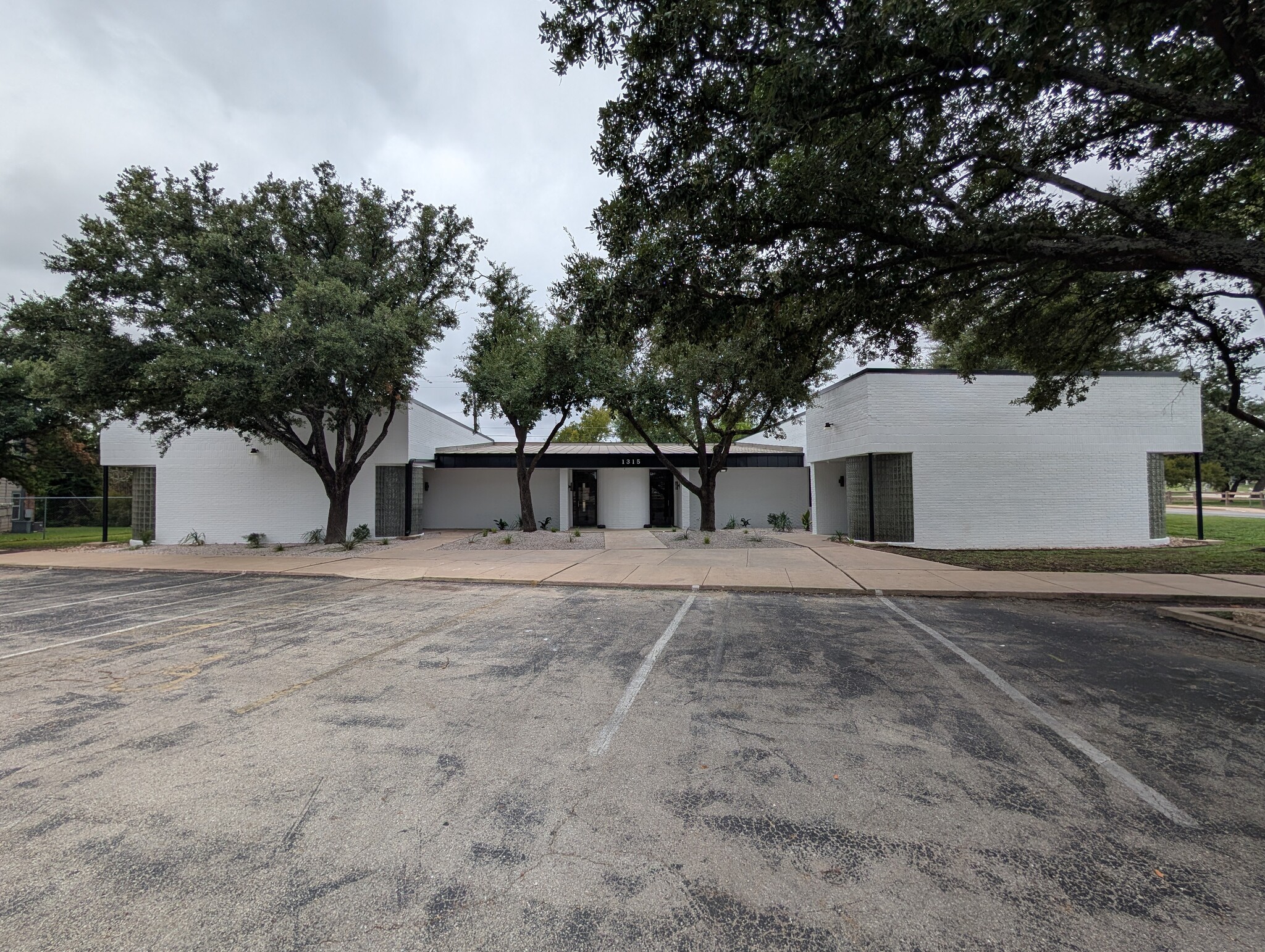 1315 Sam Bass Cir, Round Rock, TX for lease Building Photo- Image 1 of 12