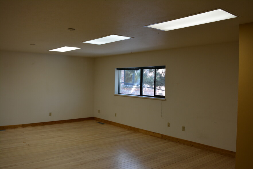 615 Oak, Missoula, MT for lease - Interior Photo - Image 3 of 23