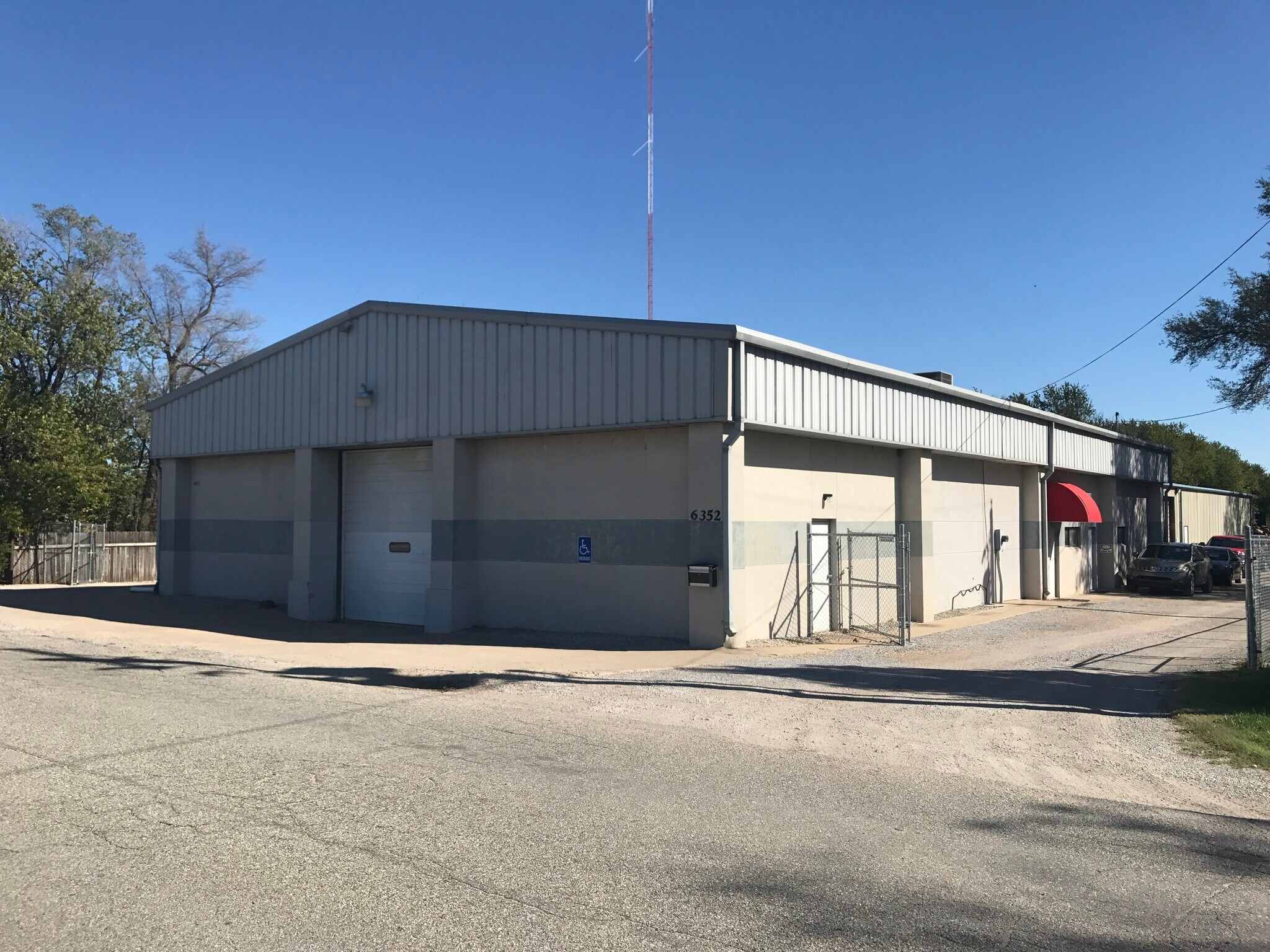 6352 N Hillside St, Wichita, KS for sale Building Photo- Image 1 of 1