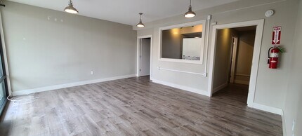 651 High St, Salem, OR for lease Interior Photo- Image 1 of 12