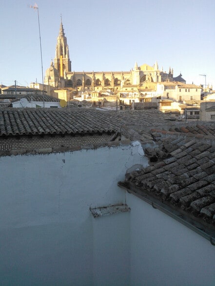 Multifamily in Toledo, Toledo for sale - Interior Photo - Image 3 of 11