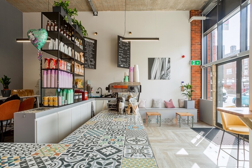 265-269 Wimbledon Park Rd, London for lease - Interior Photo - Image 2 of 10