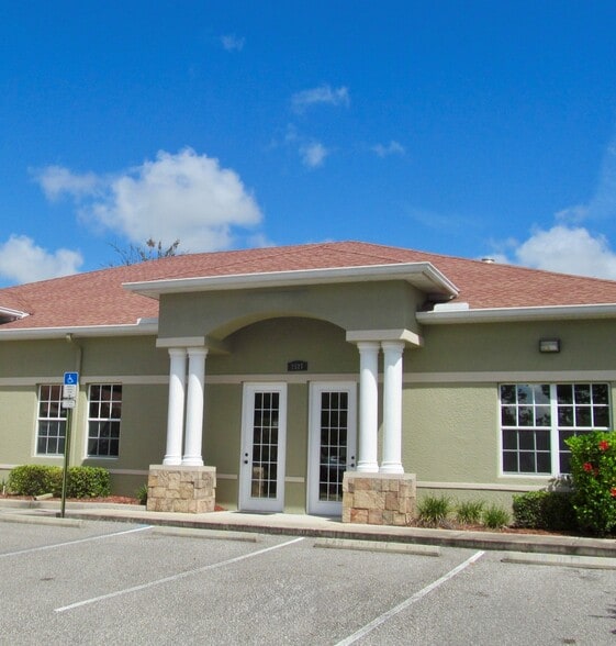 2527 Seven Springs Blvd, New Port Richey, FL for sale - Building Photo - Image 1 of 16