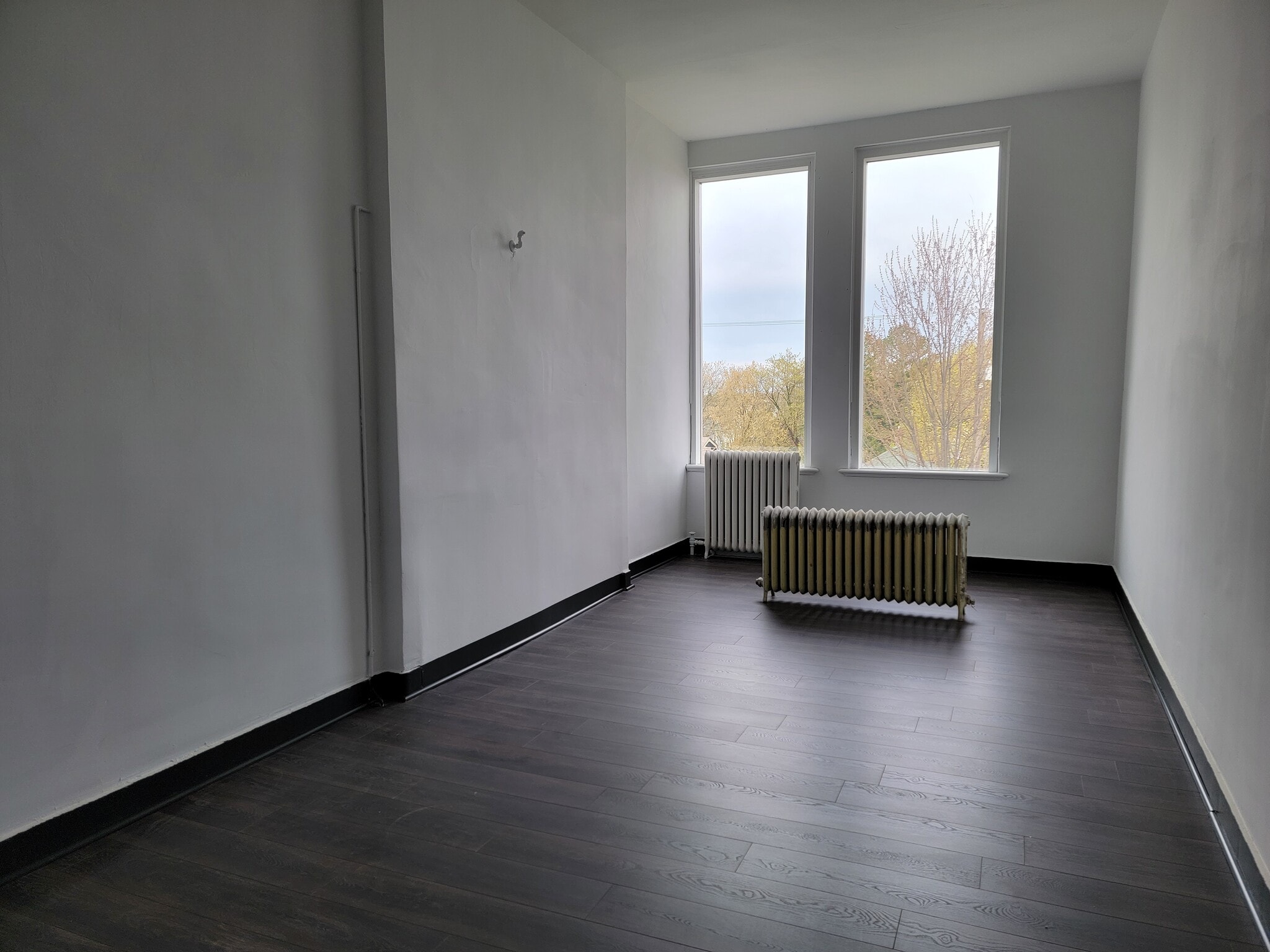 1034 S 18th St, Manitowoc, WI for lease Interior Photo- Image 1 of 8