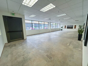 198 Commercial St SE, Salem, OR for lease Interior Photo- Image 1 of 15