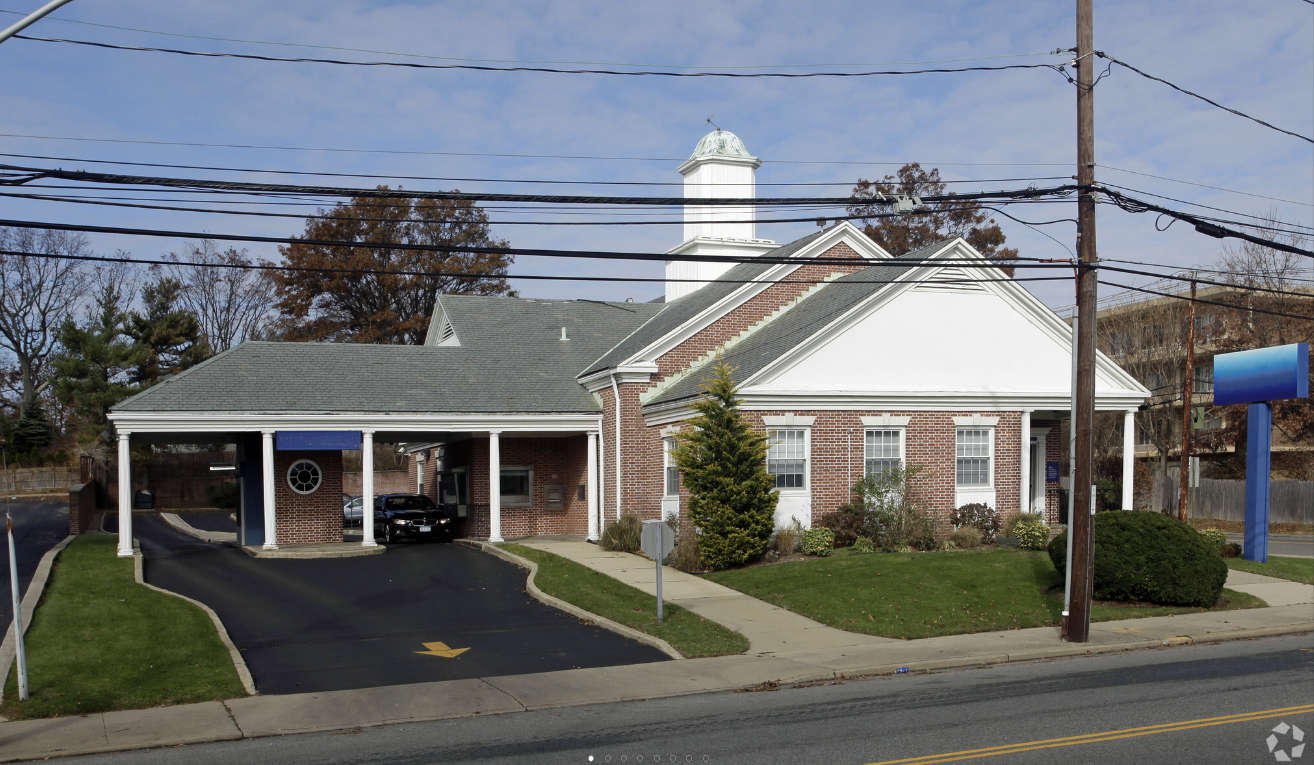 100 Sunnyside Blvd, Plainview, NY for lease Building Photo- Image 1 of 7