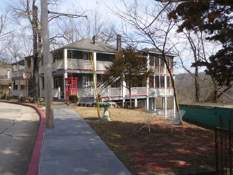 165 Spring St, Eureka Springs, AR for sale - Building Photo - Image 1 of 1