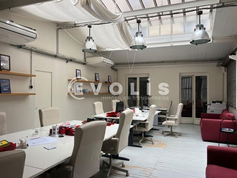 Office in Paris for lease - Building Photo - Image 3 of 9