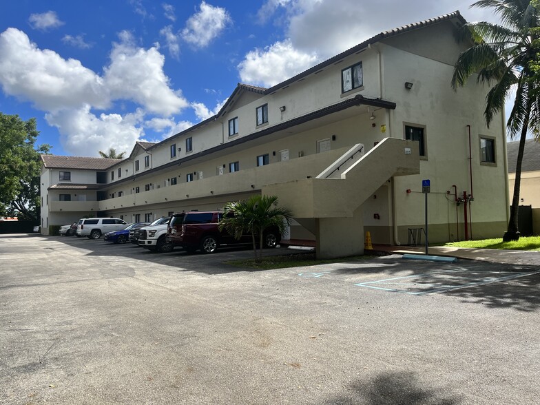 8849 NW 119th St, Hialeah, FL for sale - Building Photo - Image 1 of 18