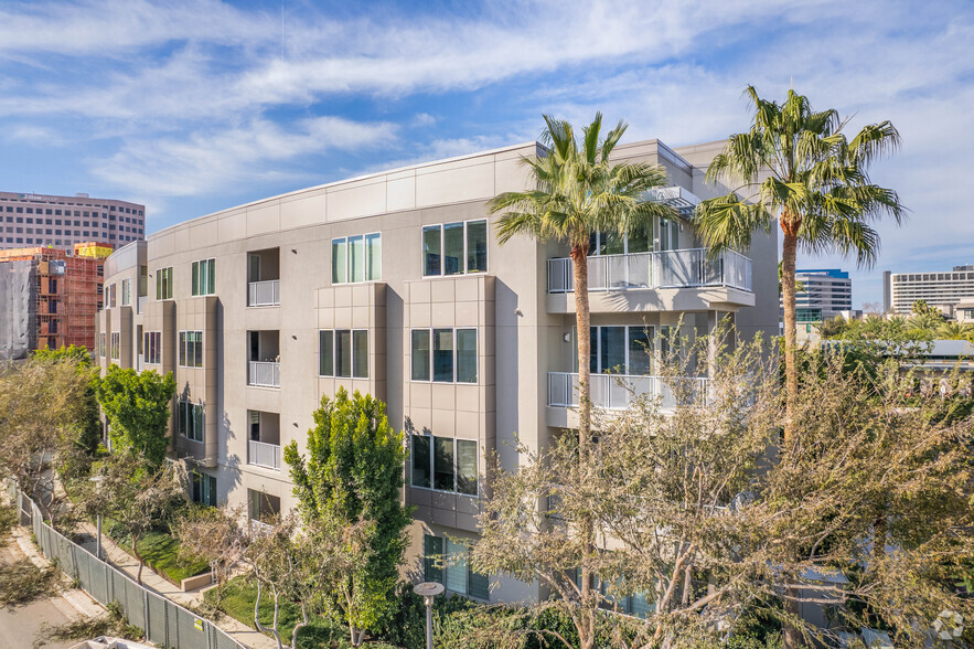 21 Gramercy, Irvine, CA for sale - Primary Photo - Image 1 of 1