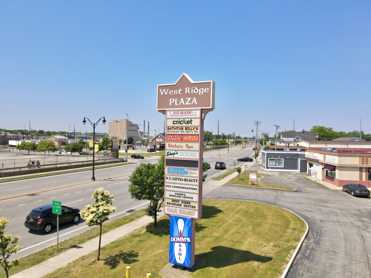 668 Ridge Rd W, Rochester, NY 14615 West Ridge Plaza