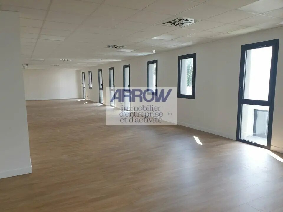 Office in HAUTE-GOULAINE for lease Interior Photo- Image 1 of 6