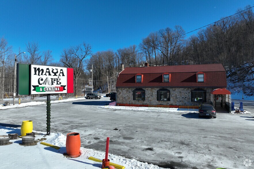 448 Route 9, Fishkill, NY for sale - Primary Photo - Image 1 of 1