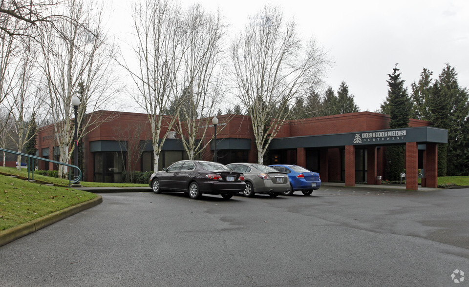 15755 SW Sequoia Pky, Tigard, OR for lease - Primary Photo - Image 1 of 4