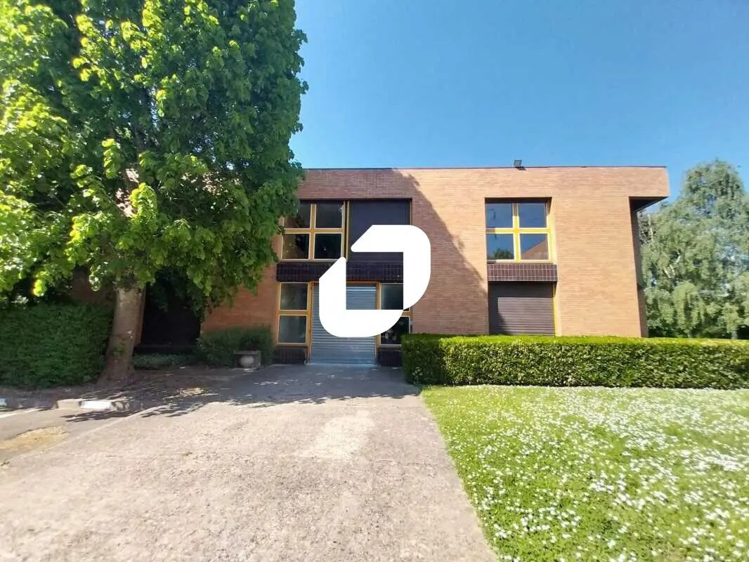 Flex in Montigny-le-Bretonneux for lease Building Photo- Image 1 of 19