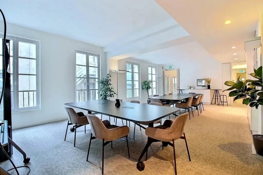 46 Bis Passage Jouffroy, Paris for lease Interior Photo- Image 1 of 12