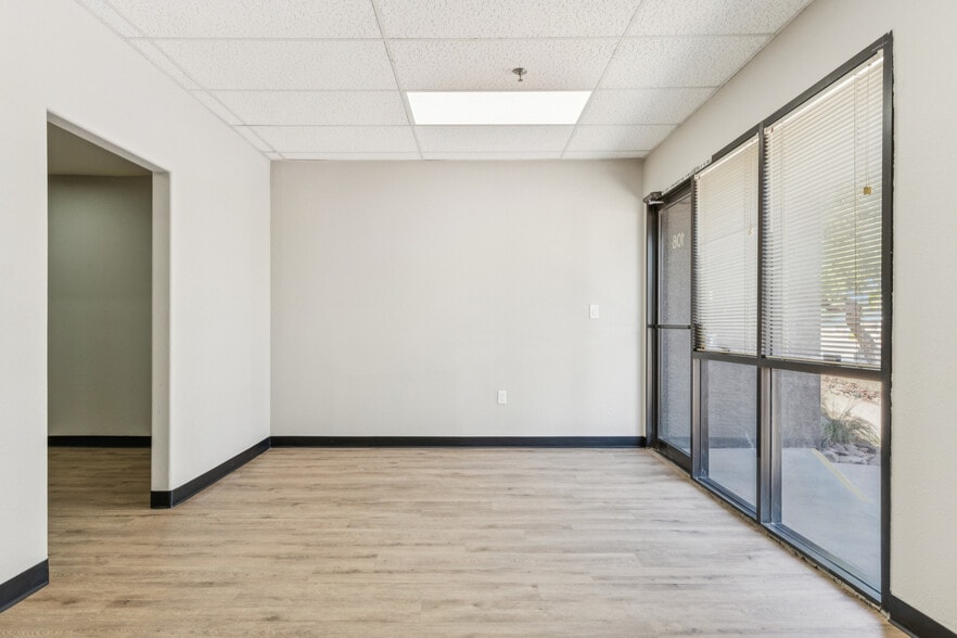 2209 W 1st St, Tempe, AZ for lease - Building Photo - Image 2 of 37