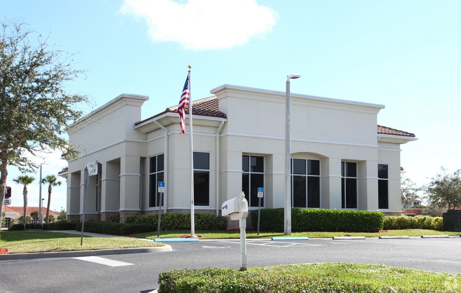 20261 Summerlin, Fort Myers, FL 33908 Retail for Sale