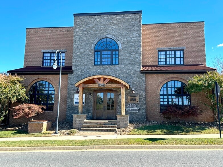 1703, 1707 & 1709 Enterprise Dr portfolio of 2 properties for sale on LoopNet.com - Building Photo - Image 2 of 2