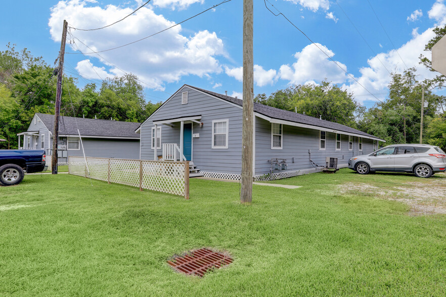 2322 Central St, Dickinson, TX for sale - Building Photo - Image 3 of 26