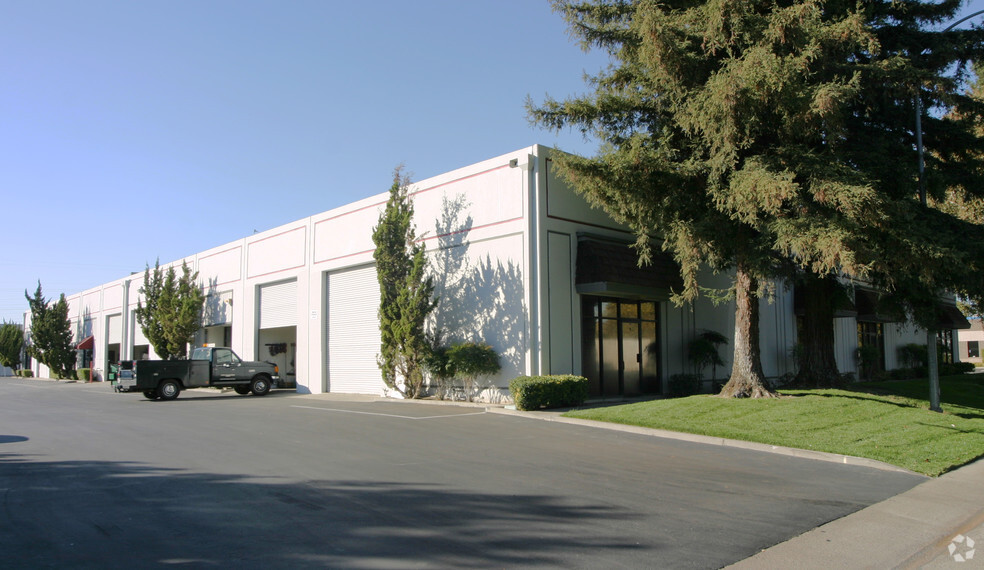 4219 S Market Ct, Sacramento, CA for lease - Building Photo - Image 2 of 3