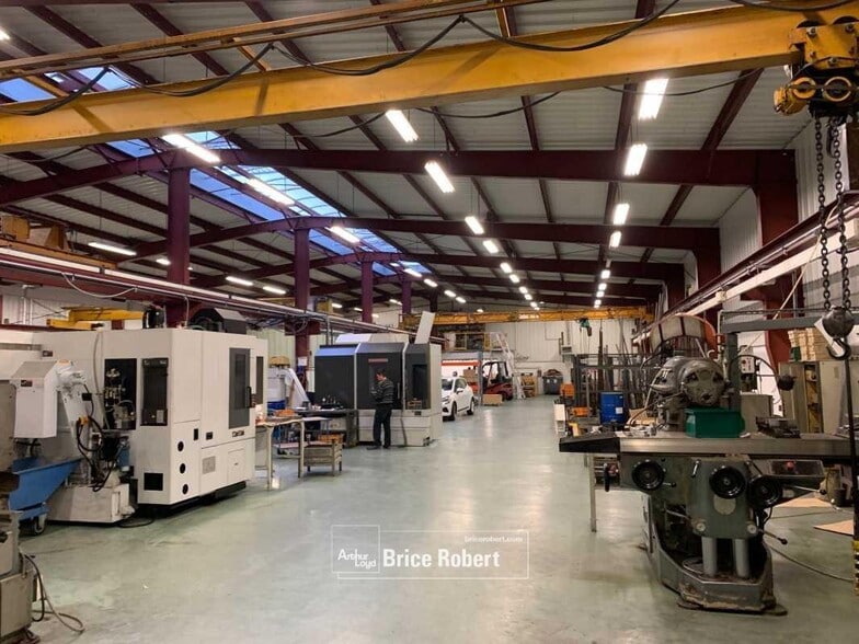 Office in Chassieu for lease - Interior Photo - Image 3 of 10